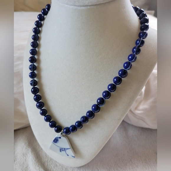 Nozomi Project | Blue/White Upcycyled Lapis Lazuli Porcelain Necklace - Picture 13 of 13